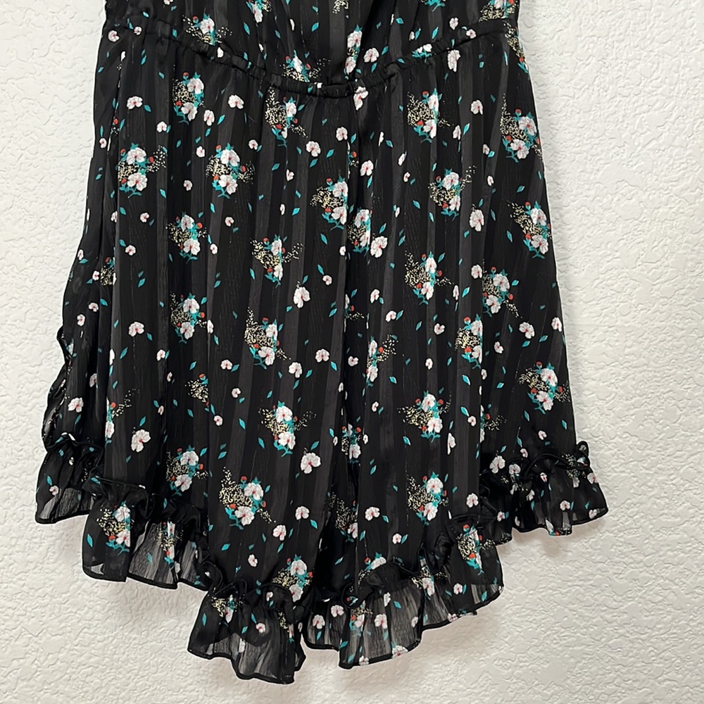 Elliatt Floral Ruffle Romper - Picture 14 of 17